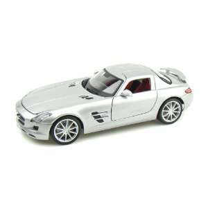  Mercedes Benz SLS AMG Gullwing 1/18 Silver: Toys & Games