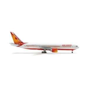    Herpa Wings Air India 777 200LR Model Airplane: Toys & Games