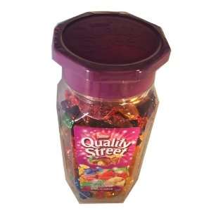 Nestle Quality Street Chocolates and Caramel Assortment 870 Gram Tub 