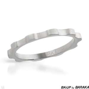   Baraka Stainless Steel Unisex Ring   Size 7: BK UP BY BARAKA: Jewelry