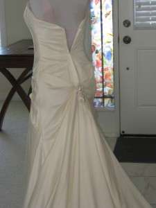 STUNNING Allure Bridal P770 Charmeuse Satin Wedding Dress Bridal Gown 