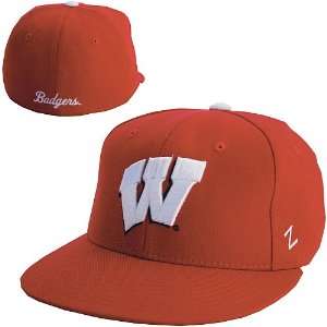  Zephyr Wisconsin Badgers Slider Fitted Hat 7 1/2: Sports 