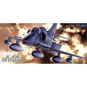 25022 1/72 A 4M Skyhawk Tomcats: Toys & Games