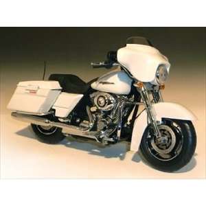 2011 Harley Davidson FLHX Street Glide White Hot Denim 1/12 by Highway 