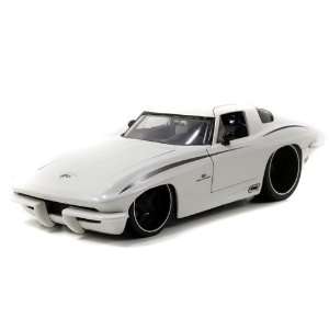   Stingray Centennial Edition 118 Scale (Pearl White) Toys & Games