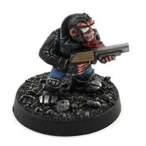 Judge Dredd 28mm Miniatures: Chimp with Stump Gun: Toys 