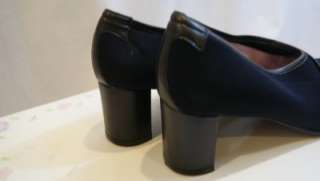 TARYN ROSE NAVY microfiber w/leather trim pump shoe 38.5 us 8.5  