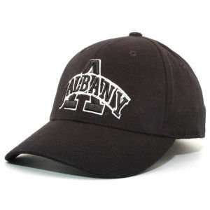  Albany Great Danes NCAA Black/White Hat: Sports & Outdoors