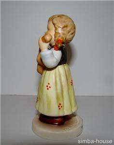 Hummel STRUM ALONG Goebel Figurine #557 Tmk 8  