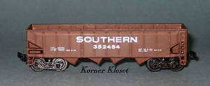 Maisto Diecast Metal 4 Hopper Southern RR Car   1:144  