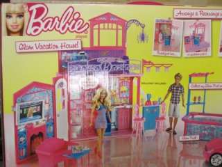   patio bar and blender Barbie Glam Vacation House folds up neatly for