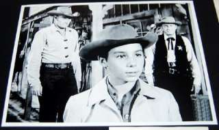 THE RIFLEMAN AUTOGRAPH LOT CHUCK CONNORS J CRAWFORD PAUL FIX AND NICE 