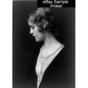 between ca. 1918 and 1939] TITLE  [Cala Eric, Ziegfeld girl, half 