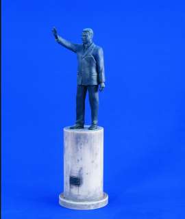 Verlinden 135 Saddam Hussein Statue, item #1972  