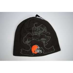  Reebok Cleveland Browns Big Logo Shadow Beanie: Sports 