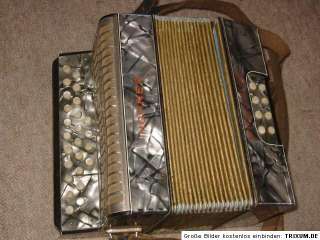 very small Hohner Preciosa Liliput button accordion WWII 