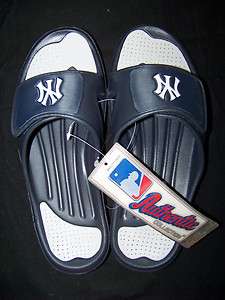 Reebok New York Yankees Sliders Sandals NWT  