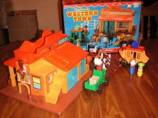 VINTAGE FISHER PRICE LITTLE PEOPLE WESTERN TOWN BOX 934  