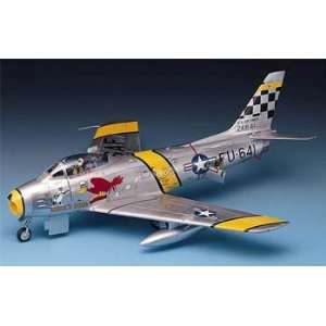   48 F 86F 30 Sabre USAF (Plastic Model Airplane) Toys & Games