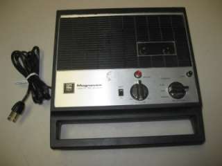 Vintage Magnavox Cassette Recorder/Player   2V9029  